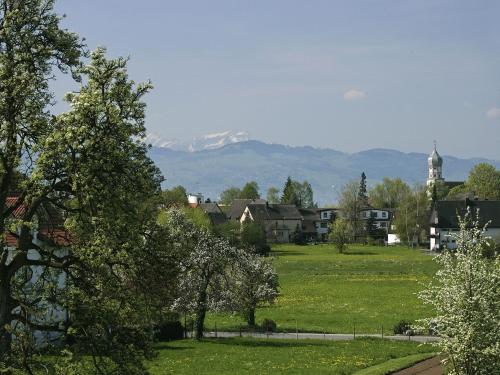 Surrounding environment, Haus Hartmann, Ferienwohnungen Sonnenseite in Wasserburg am Bodensee Surrounding environment, Haus Hartmann, Ferienwohnungen Sonnenseite in Wasserburg am Bodensee