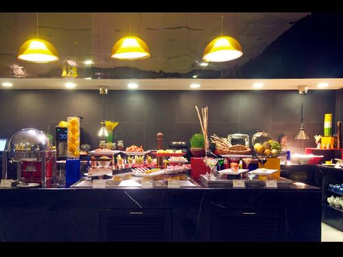 Food and beverages, Keys Select by Lemon Tree Hotels, Visakhapatnam in Daba Gardens Food and beverages, Keys Select by Lemon Tree Hotels, Visakhapatnam in Daba Gardens