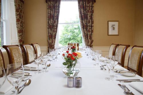 Банкетний зал, Garvock House Hotel in Данфермлайн Банкетний зал, Garvock House Hotel in Данфермлайн