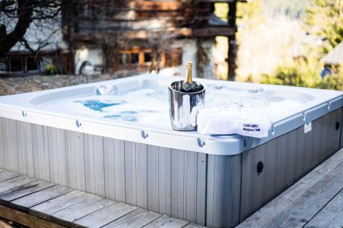 Hot tub, Chalet La Source - Chamonix All Year in La Frasse Hot tub, Chalet La Source - Chamonix All Year in La Frasse