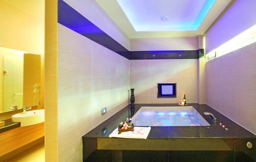 Le Chateau hotel in Zhushan Township Le Chateau hotel in Zhushan Township