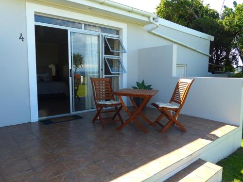 Tayside Guest House in Kidd's Beach Tayside Guest House in Kidd's Beach