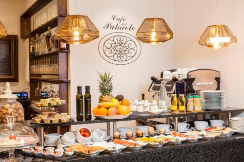 Food and beverages, Hotel Palacete de Alamos in Málaga Food and beverages, Hotel Palacete de Alamos in Málaga