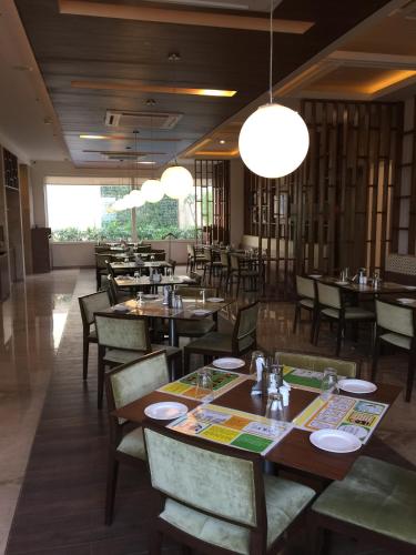 Ételek és italok, Lemon Tree Hotel Sector 60 Gurugram in Gurgaon Ételek és italok, Lemon Tree Hotel Sector 60 Gurugram in Gurgaon