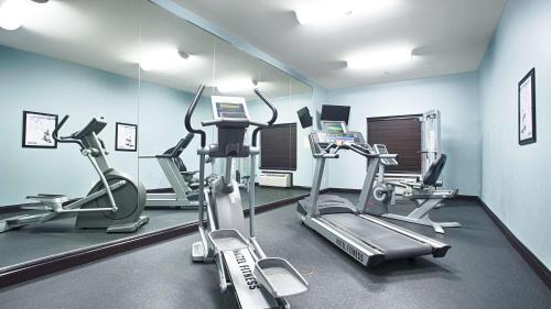 健身中心/健身設施, 貝斯特韋斯特PLUS特克薩卡納套房旅館 (Best Western Plus Texarkana Inn and Suites) in 博柔 (AR) 健身中心/健身設施, 貝斯特韋斯特PLUS特克薩卡納套房旅館 (Best Western Plus Texarkana Inn and Suites) in 博柔 (AR)