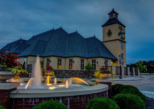 The Wildwood Hotel in Grover, MO - Swimming Pool - Indoor Pool - Non Smoking Rooms - Handicapped ...