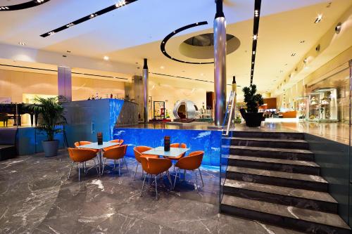 Bar/Lounge, UNA HOTELS T Hotel Cagliari in Cagliari Bar/Lounge, UNA HOTELS T Hotel Cagliari in Cagliari