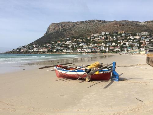 Strand, Leo's Den near Fish Hoek Beach Strand, Leo's Den near Fish Hoek Beach
