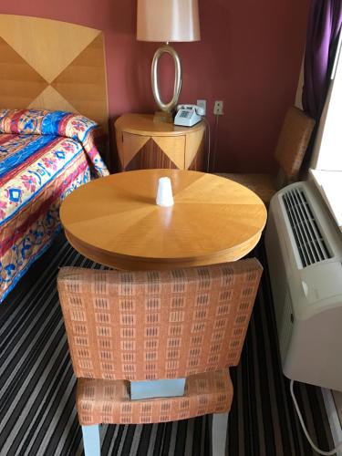 This photo about Sunset Motel shared on HyHotel.com