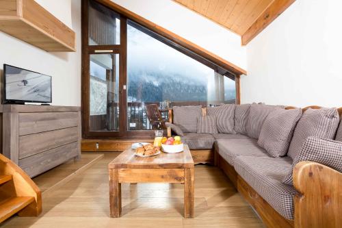 This photo about Les Pecles apartment shared on HyHotel.com