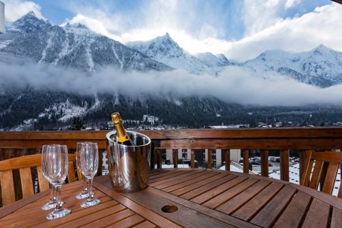 This photo about Les Pecles apartment shared on HyHotel.com