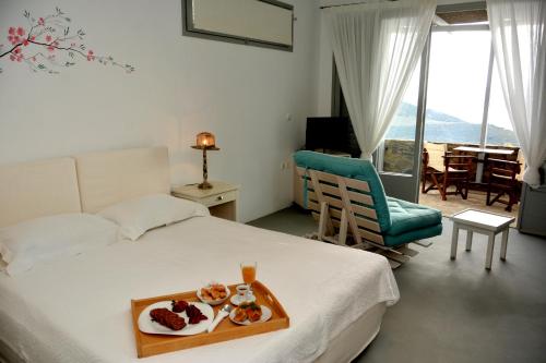 Celini Suites Hotel in Marmari Celini Suites Hotel in Marmari