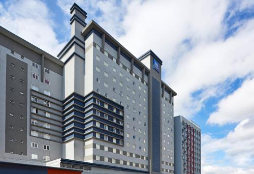 入口, ibis budget Curitiba Centro in 庫里奇巴市中心 入口, ibis budget Curitiba Centro in 庫里奇巴市中心