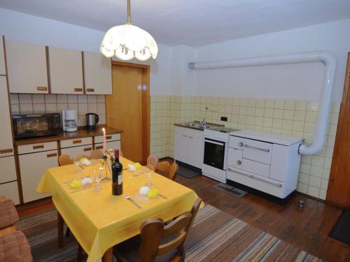 Kitchen, Cosy holiday home in the Upper Palatinate Forest with a fenced garden and seating corner in Stadlern Kitchen, Cosy holiday home in the Upper Palatinate Forest with a fenced garden and seating corner in Stadlern
