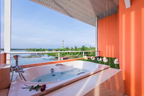 Baan Talay See Cream Resort in Samut Songkhram Baan Talay See Cream Resort in Samut Songkhram