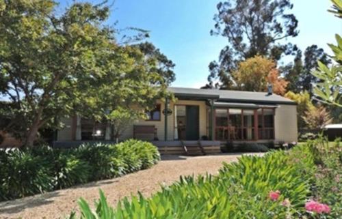 This photo about R & R in Bright - Short walk to town shared on HyHotel.com