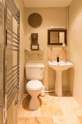 This photo about Blounts Court Farm shared on HyHotel.com