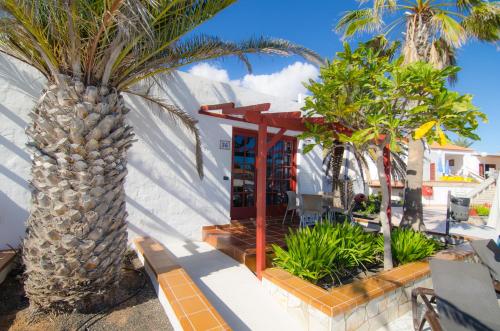 This photo about Bungalows Castillo Club Lake shared on HyHotel.com