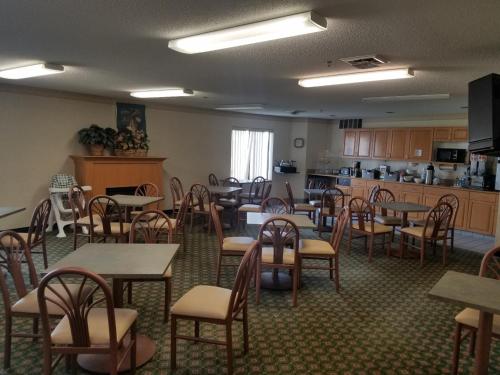錫拉庫扎套房酒店 (Syracuse Inn and Suites) in 錫拉丘茲 (NE) 錫拉庫扎套房酒店 (Syracuse Inn and Suites) in 錫拉丘茲 (NE)