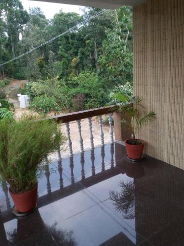 Balkon/teras, Hill side estate in Kadagadal Balkon/teras, Hill side estate in Kadagadal