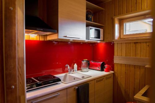 Dapur, Rojas Rodes in Roja Dapur, Rojas Rodes in Roja