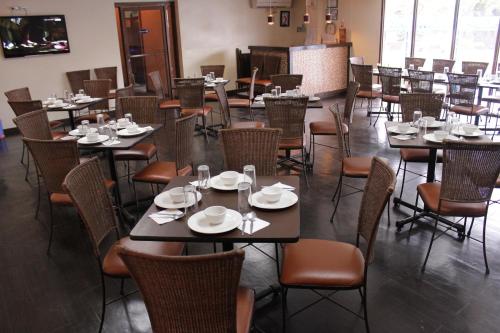 Restaurant, Riverview Resort and Conference Center in Laguna Restaurant, Riverview Resort and Conference Center in Laguna