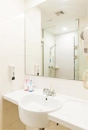 This photo about Hanting Express Hangzhou West Lake shared on HyHotel.com