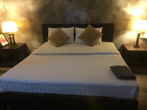 Crescent Bay Resort in Ao Wongduan Crescent Bay Resort in Ao Wongduan