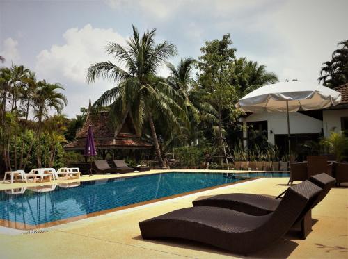 Swimming pool, Baan Thai House in Han Tra Swimming pool, Baan Thai House in Han Tra