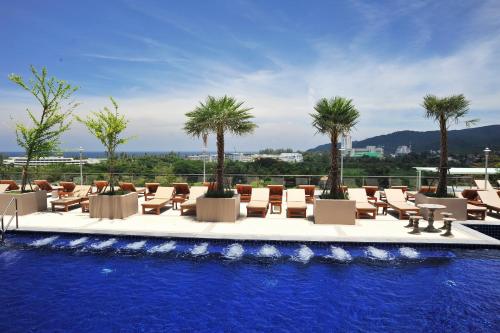 Swimming pool, Princess Seaview Resort & Spa in Karon Swimming pool, Princess Seaview Resort & Spa in Karon