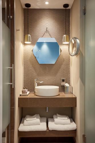 This photo about Oddfellows On The Park shared on HyHotel.com