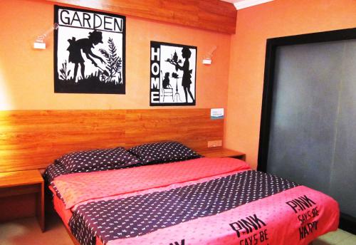 Meet You Capsule Hostel