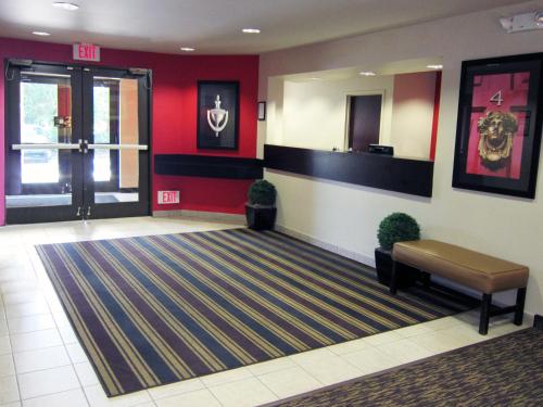 Lobby, Extended Stay America Suites - Tampa - Airport - Spruce Street in Tampa International Airport Lobby, Extended Stay America Suites - Tampa - Airport - Spruce Street in Tampa International Airport