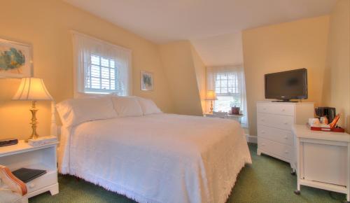 在meiguo.com看到的Terrace By The Sea的介绍图片