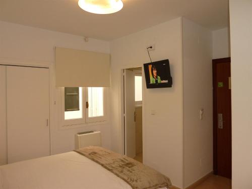 Hostal Jume - Urban Rooms in Menorca Hostal Jume - Urban Rooms in Menorca