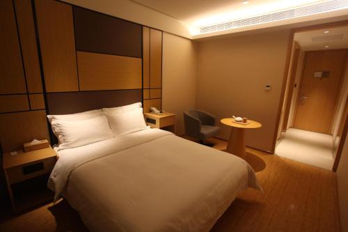 This photo about JI Hotel Shanghai Bund East Nanjing Road Pedestrian Street shared on HyHotel.com