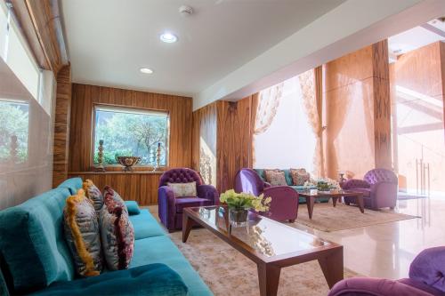 Hol, King Suites Hotel in Raouche Hol, King Suites Hotel in Raouche