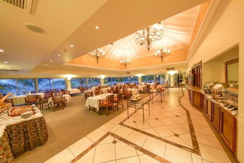 Restaurace, Lake Kivu Serena Hotel in Gisenyi Restaurace, Lake Kivu Serena Hotel in Gisenyi