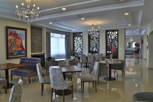 Pub/Lounge, Quindeloma Art Hotel & Gallery in Riobamba Pub/Lounge, Quindeloma Art Hotel & Gallery in Riobamba