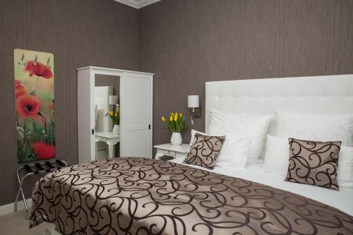 This photo about Haus Hotel & Pension Villa Laluna shared on HyHotel.com