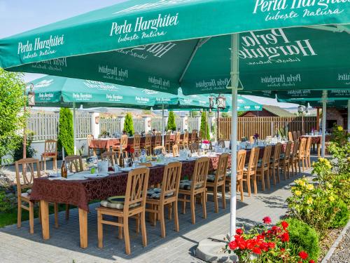 Létesítmények, Country Court in Ernei Létesítmények, Country Court in Ernei