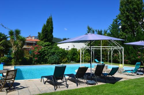 Piscina, Gite Madres in Prades Piscina, Gite Madres in Prades