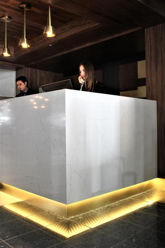 Фойє, LELUX Hotel in Монреаль (QC) Фойє, LELUX Hotel in Монреаль (QC)
