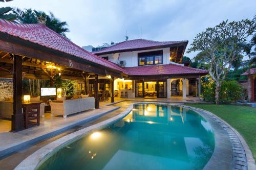 Adelle Villas Hotel