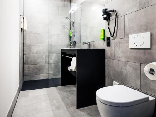 ห้องน้ำ, RiKu HOTEL Ulm in ใจกลางเมืองอูล์ม ห้องน้ำ, RiKu HOTEL Ulm in ใจกลางเมืองอูล์ม