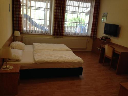 Hotel Sonnenhof in Thannhausen (Gunzburg) Hotel Sonnenhof in Thannhausen (Gunzburg)