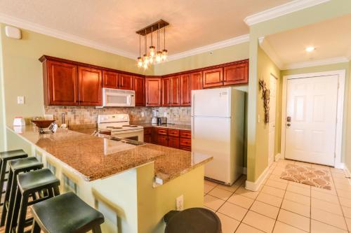 在meiguo.com看到的Ocean Villa Condos by Book That Condo的介绍图片