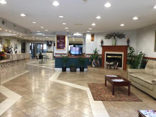 聖路易斯聖查爾斯美洲最佳價值套房酒店 (Americas Best Value Inn & Suites St. Louis, St. Charles Inn) in 密蘇里州聖查爾斯 (MO) 聖路易斯聖查爾斯美洲最佳價值套房酒店 (Americas Best Value Inn & Suites St. Louis, St. Charles Inn) in 密蘇里州聖查爾斯 (MO)