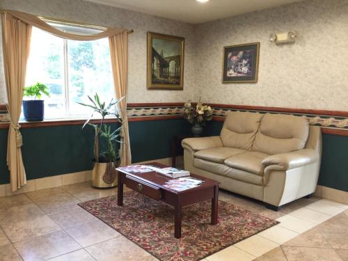 聖路易斯聖查爾斯美洲最佳價值套房酒店 (Americas Best Value Inn & Suites St. Louis, St. Charles Inn) in 密蘇里州聖查爾斯 (MO) 聖路易斯聖查爾斯美洲最佳價值套房酒店 (Americas Best Value Inn & Suites St. Louis, St. Charles Inn) in 密蘇里州聖查爾斯 (MO)
