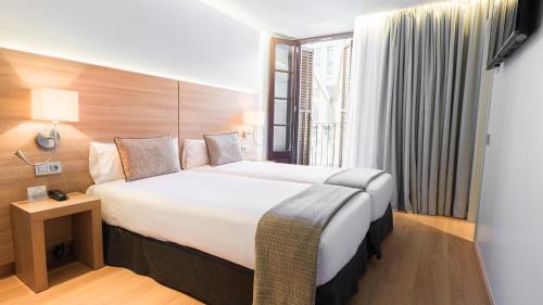 This photo about Arc La Rambla shared on HyHotel.com